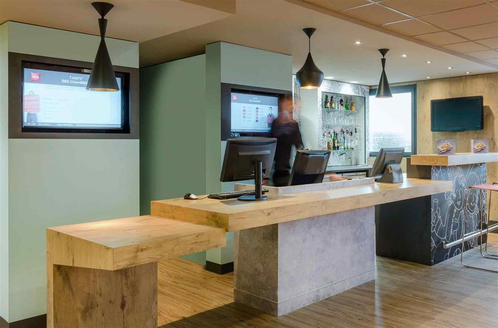 B&B Hotel Versailles Le Chesnay Льо Шене Екстериор снимка